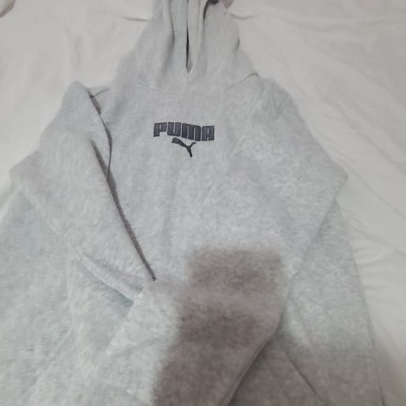 2 Puma sweaters size 10-12 - Picture 4 of 5